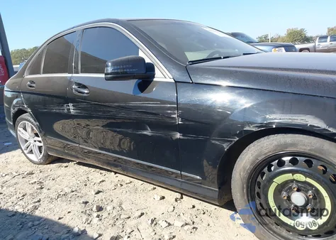 2014 Mercedes-Benz C 300 Luxury 4Matic/Sport 4Matic из США, поврежденный, VIN WDDGF8AB6ER311632